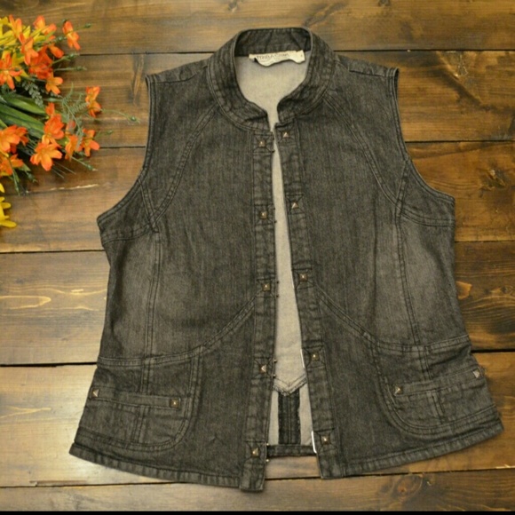 Stone Washed Studded Denim Vest Size 4 - Picture 1 of 4